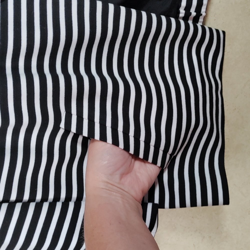 4171 Chico's black & white striped knit blazer 3 XL - Picture 4 of 11